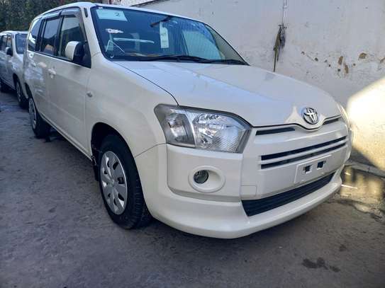TOYOTA SUCCEED TXG PACKAGE NEW IMPORT. image 10