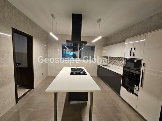 3 Bed Apartment with En Suite in Riverside image 15
