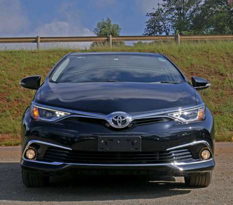 Toyota Auris image 1