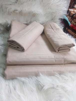 Plain colour bedsheets image 3