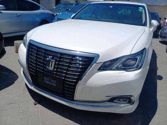 TOYOTA CROWN NEW IMPORT. image 1