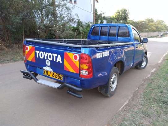 Toyota Hilux 2009 Local image 7