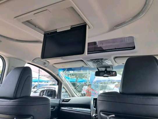 Toyota Alphard sunroof image 3