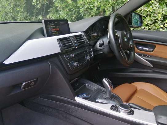 BMW 320i, 2015 model image 2