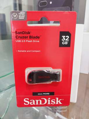Sandisk High PERFORMANCE 32 GB/32GB Flash Disk image 3