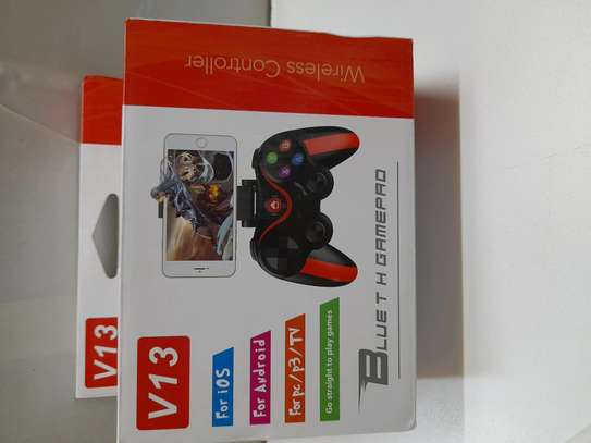 V13 Bluetooth Gamepads image 1