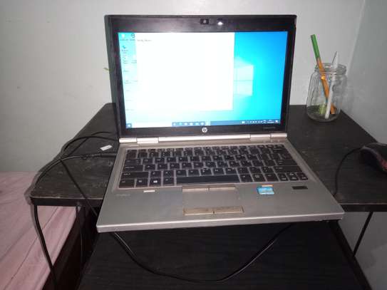 HP laptop computer image 3