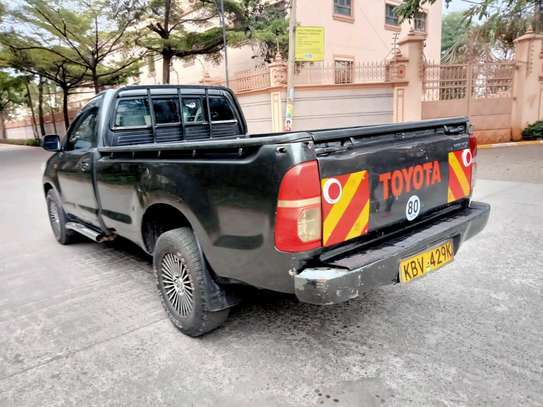 Toyota Hilux Single Cab local year 2012 image 5