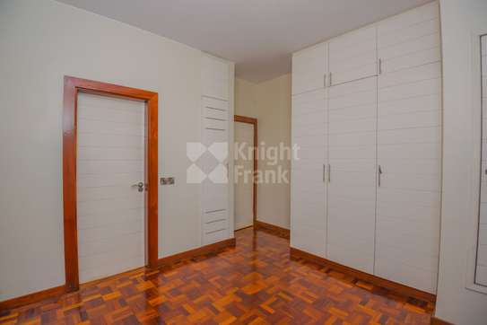 3 Bed Apartment with En Suite in Westlands Area image 7