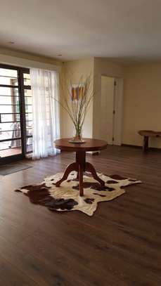 4 Bed House with En Suite in Rosslyn image 12