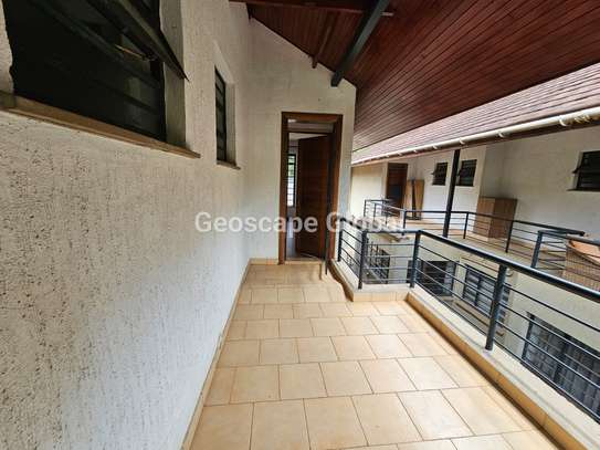 4 Bed Townhouse with En Suite in Riverside image 11
