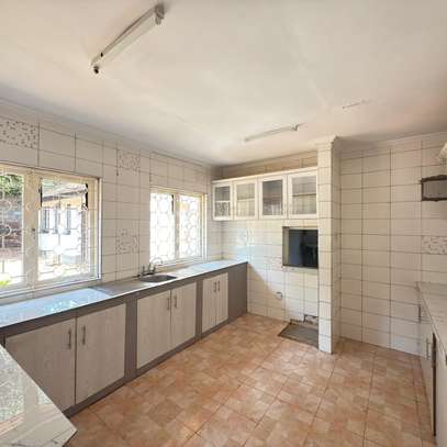 4 Bed House with En Suite at Kyuna image 9