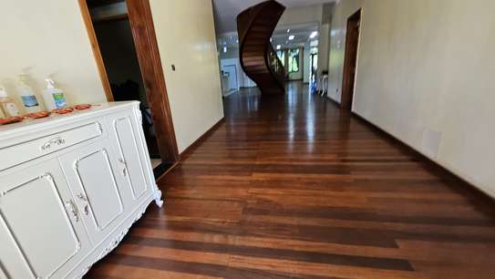 5 Bed House with En Suite in Runda image 9
