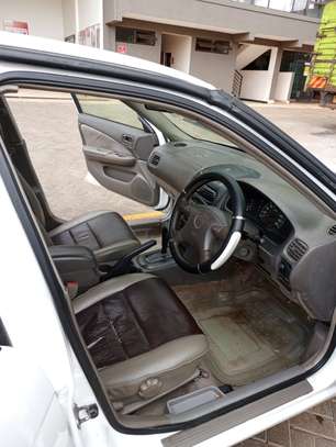 Clean and affordable nissan sunny B15 image 6