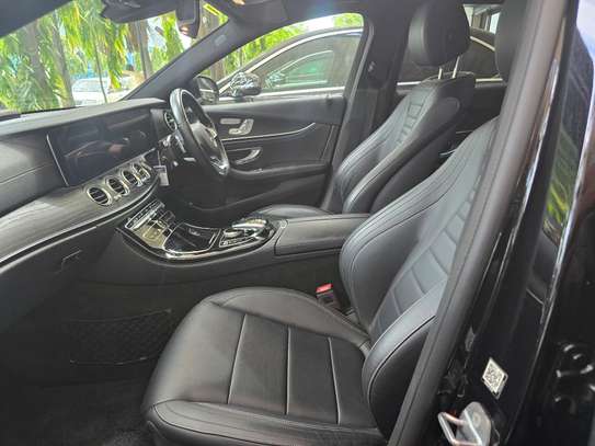 MERCEDES-BENZ E200 image 8