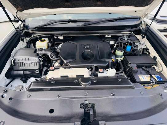 Toyota Land cruiser prado TX white 2017 image 2