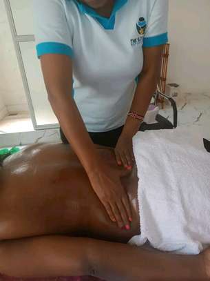 Massage Therapist for ladies and gentlemen image 3