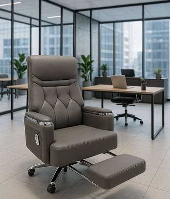 Office Chair: CEO Executive Office Seat image 1