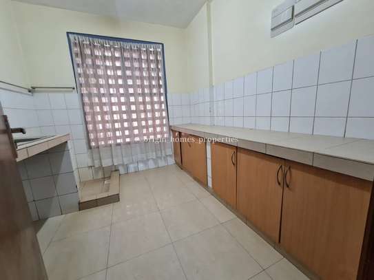 3 Bed Apartment with En Suite at Riverside Drive image 24