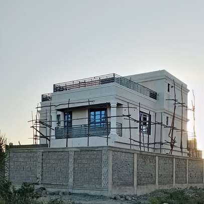 5 Bed House with En Suite at Eastern Bypass image 4