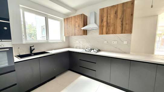2 Bed Apartment with En Suite in General Mathenge image 10