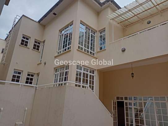 4 Bed Townhouse with En Suite in Kyuna image 20