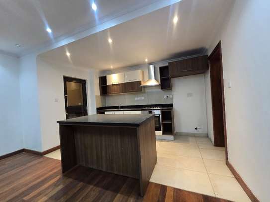 5 Bed House with En Suite in Lavington image 9
