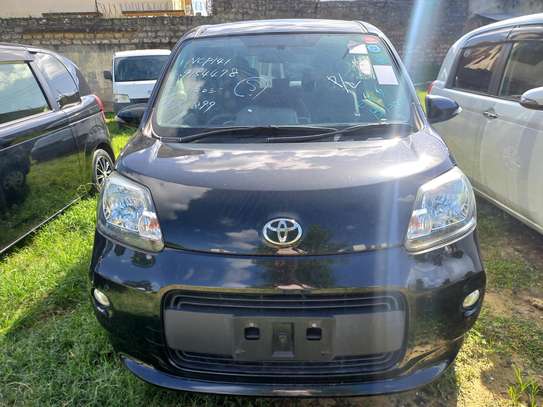 Toyota porte black image 1