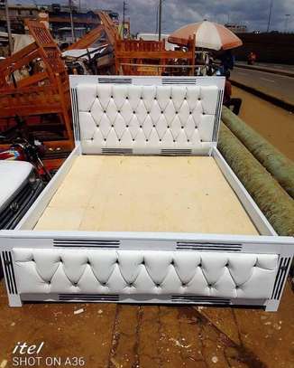 Tafted 5*6 high quality bed. image 5