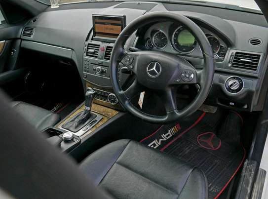 Mercedes Benz C200 CGI image 8