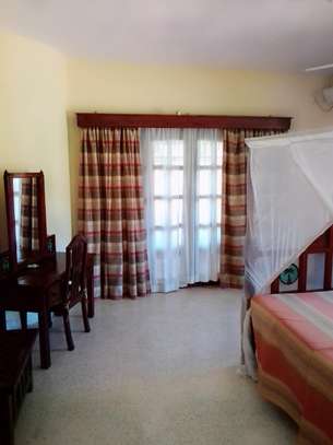 2 bedroom villa for sale in Malindi image 4