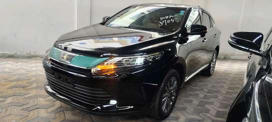 Toyota Harrier premium grade black sunroof 2018 image 3