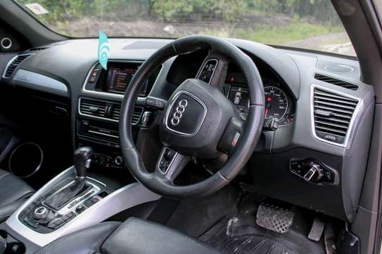 Audi Q5 S-Line image 8