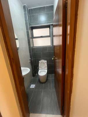 1 Bed Apartment with En Suite in Kilimani image 2