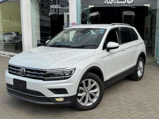 Volkswagen Tiguan white image 1