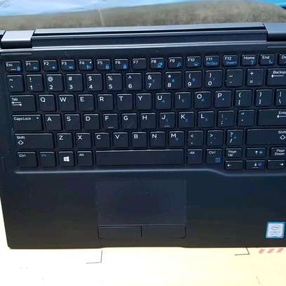 Dell latitude 7390 image 2