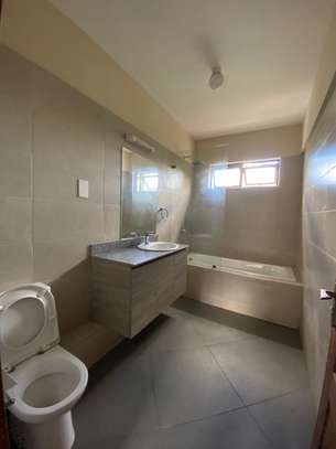 3 Bed Apartment with En Suite in Kileleshwa image 5