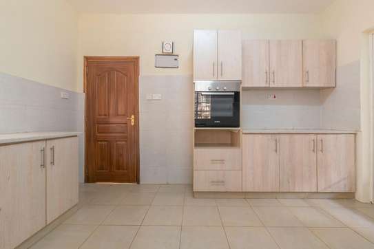 5 Bed Townhouse with En Suite in Kileleshwa image 10