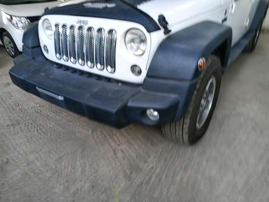 Jeep Wrangler white image 5