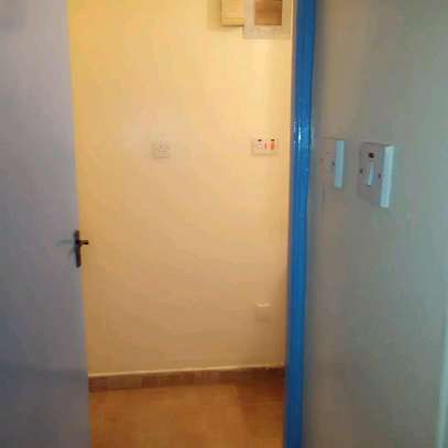 ONE BEDROOM TO LET VERY SPACIOUS image 12