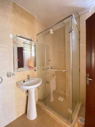 3 Bed Apartment with En Suite in Lavington image 16