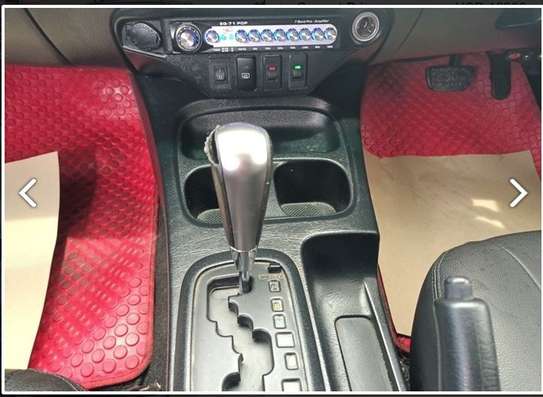 Toyota Hilux double cabin image 11