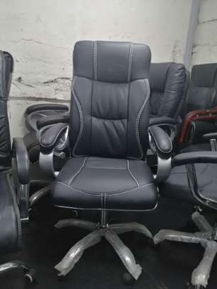 Executive high back office chair image 11