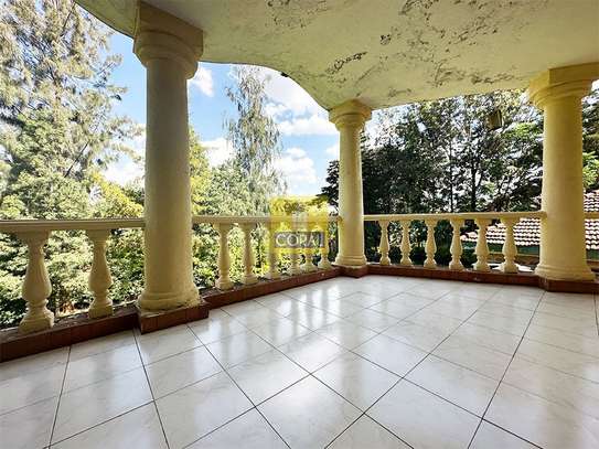 5 Bed House in Ridgeways image 7