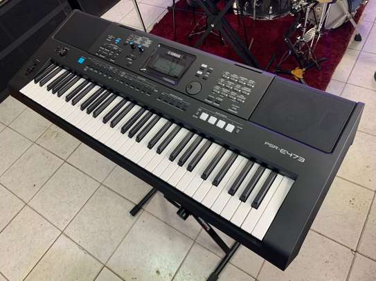 Yamaha psr-e473 keyboard image 1