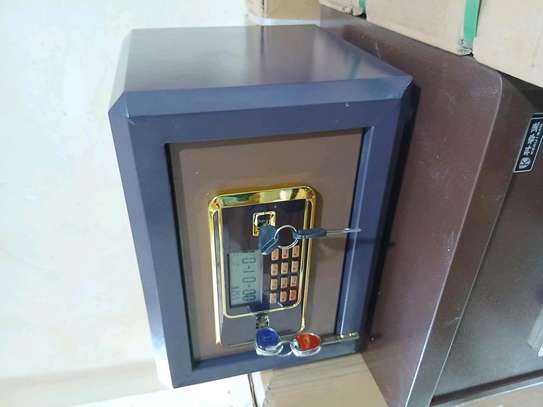 30KG Fireproof Safebox with installed Alarm image 7