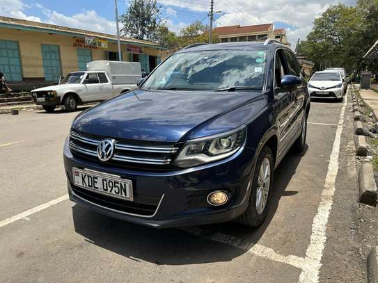 Asian Lady Owned Volkswagen Tiguan image 4