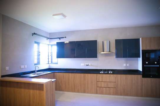 4 bedroom townhouse for rent in Langata image 30