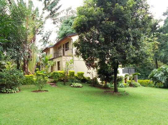 4 Bed House with En Suite at Lavington Green image 13