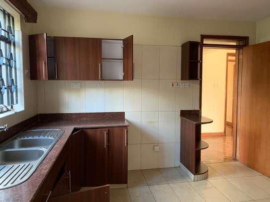 3 bedroom apartment all ensuite with Dsq available image 3